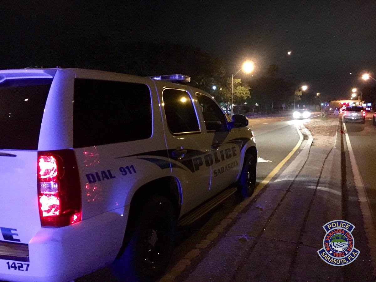 Pictures, video’s and the latest information on the fatal crash last night at University and Tamiami.