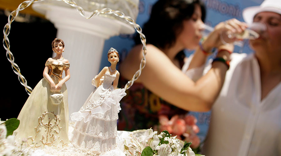 Lesbians survived evolution because men found them attractive, claims study 